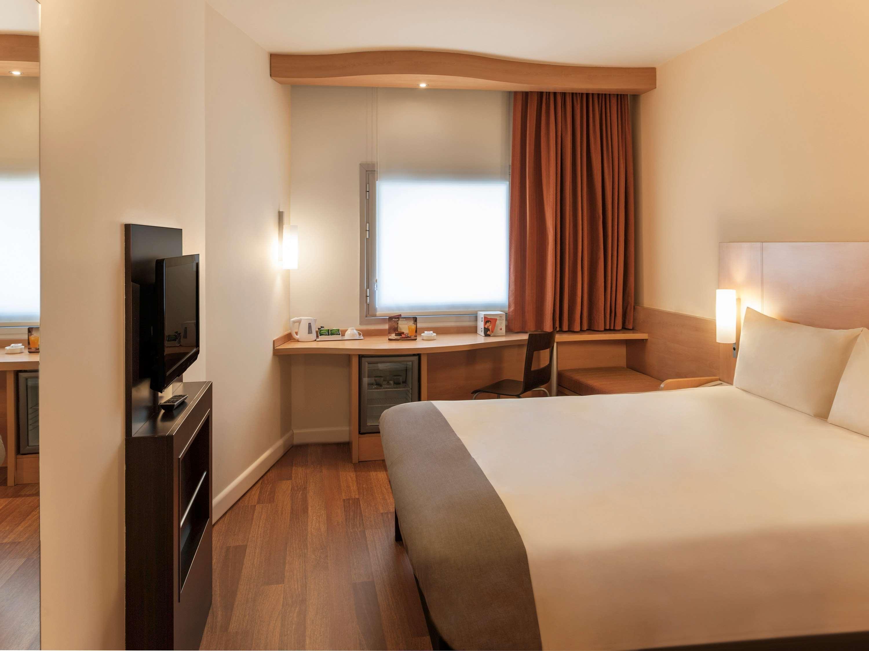 Hotel Ibis Izmir Alsancak Exterior foto