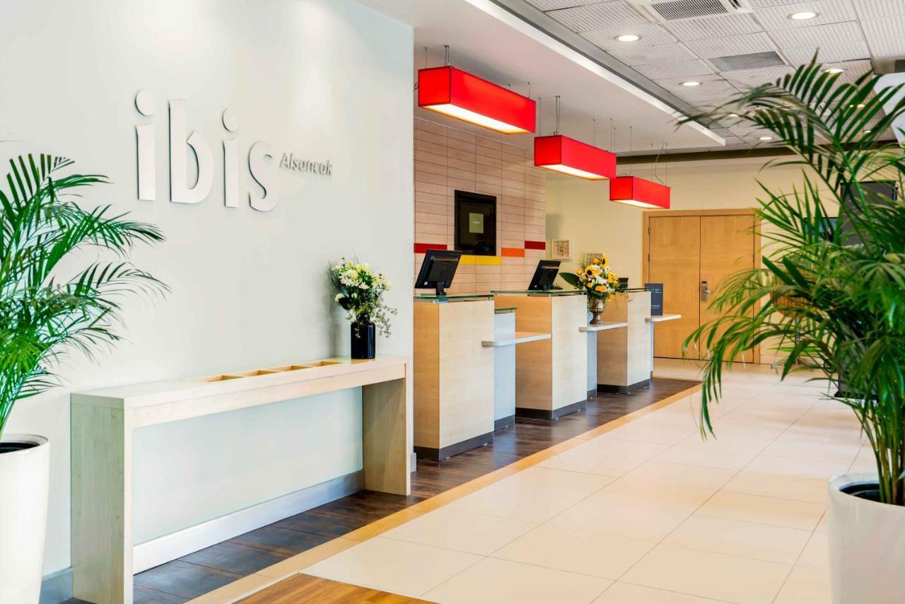 Hotel Ibis Izmir Alsancak Exterior foto