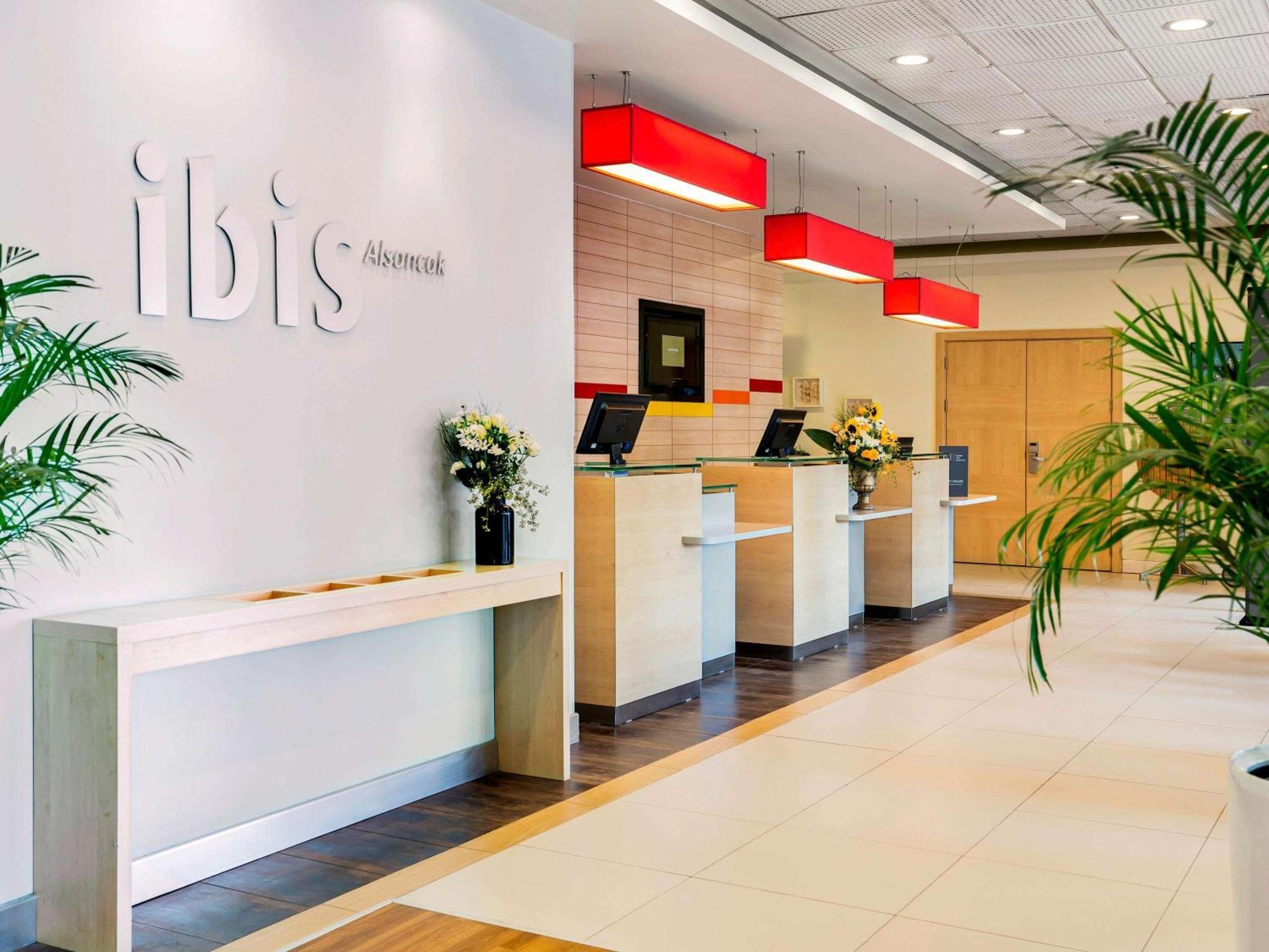 Hotel Ibis Izmir Alsancak Exterior foto
