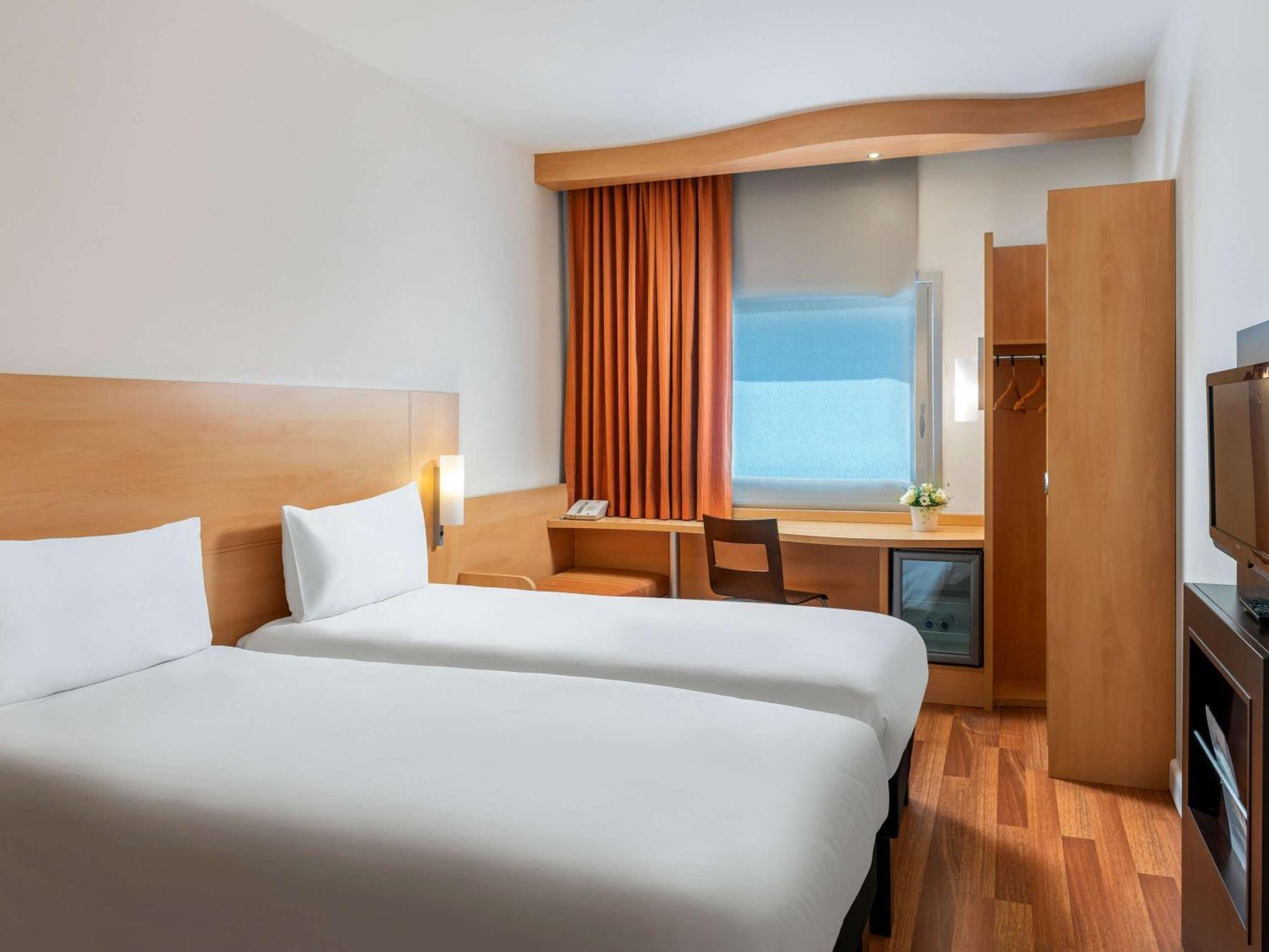 Hotel Ibis Izmir Alsancak Exterior foto