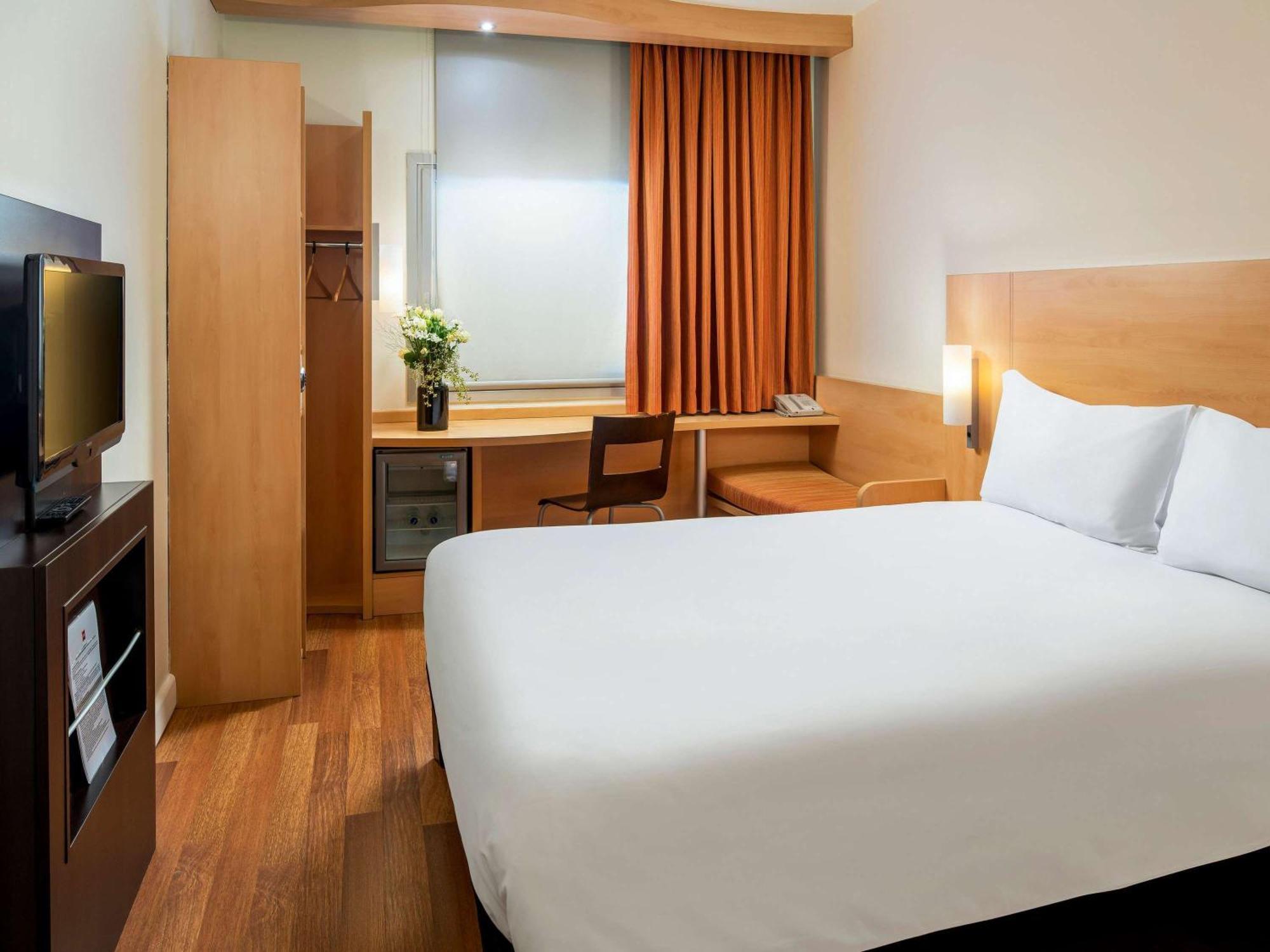 Hotel Ibis Izmir Alsancak Exterior foto